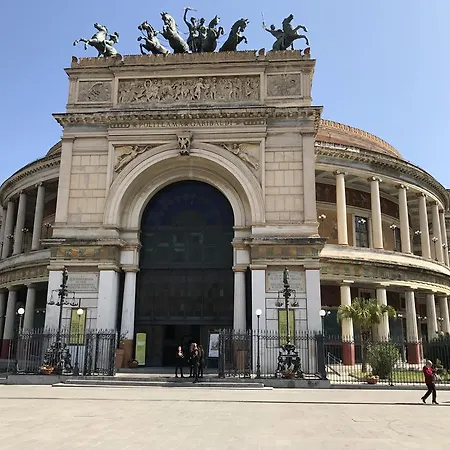 Politeama Square לינה וארוחת בוקר פלרמו